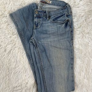 HOLLISTER straight leg, light wash jeans
